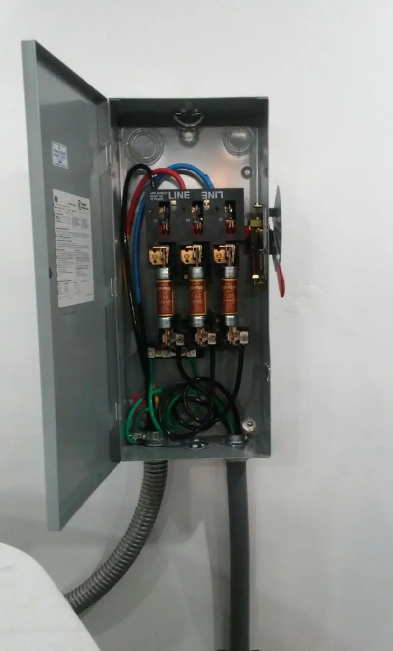 Three-phase disconnect switch installed for Smoke Detector Installation in Goldenrod